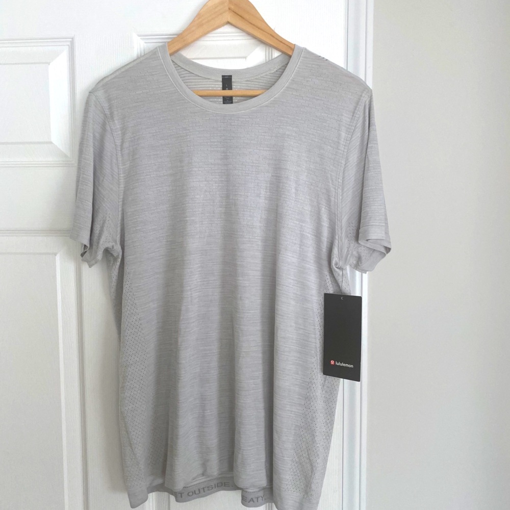Lululemon Metal vent tech short sleeve shirt